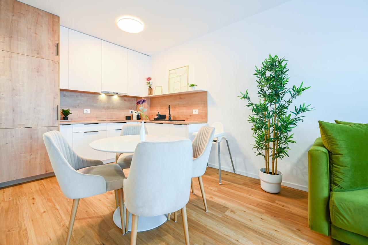 Km Flats Daire Oradea Dış mekan fotoğraf