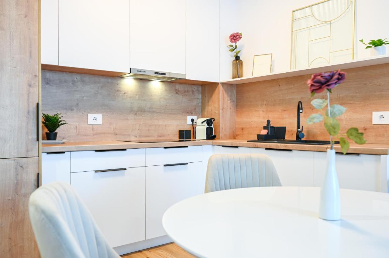 Km Flats Daire Oradea Dış mekan fotoğraf
