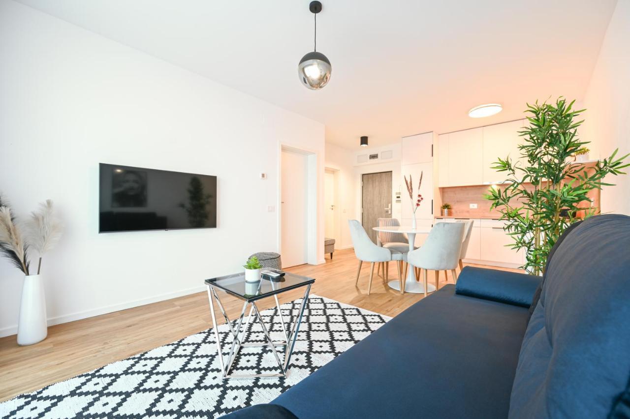 Km Flats Daire Oradea Dış mekan fotoğraf